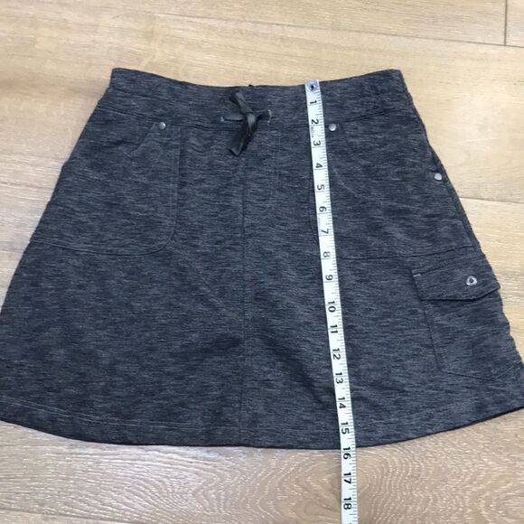 Kuhl gray space dye skirt w/ shorts attached - Picture 8 of 10